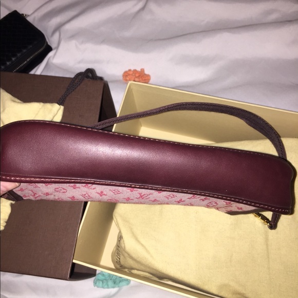 LV bag and shoes - Picture 6 of 8